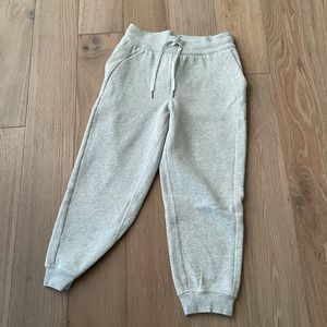 Lululemon Scuba High-Rise Cropped Jogger